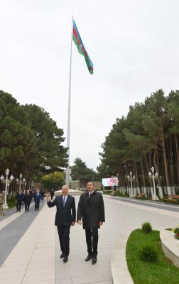 President Ilham Aliyev visited the Flag Square in Khirdalan (PHOTO)