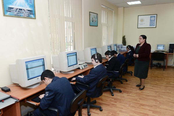 Heydar Aliyev Foundation Vice-President visits boarding school in Baku