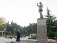 President Aliyev, first lady arrive in Naftalan District (PHOTO)