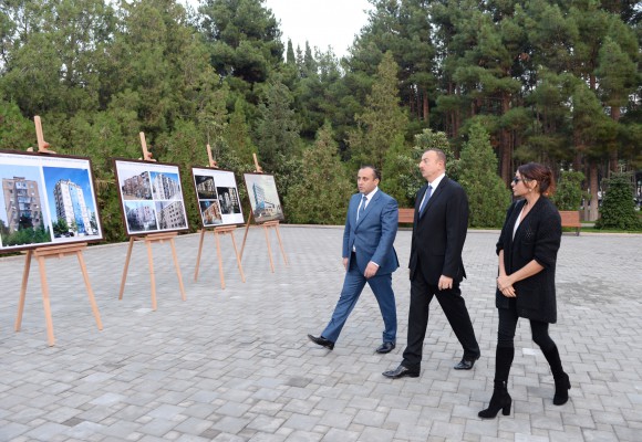President Aliyev, first lady arrive in Naftalan District (PHOTO)