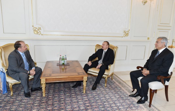 Ilham Aliyev receives head of European Shooting Confederation and Russian Shooting Union