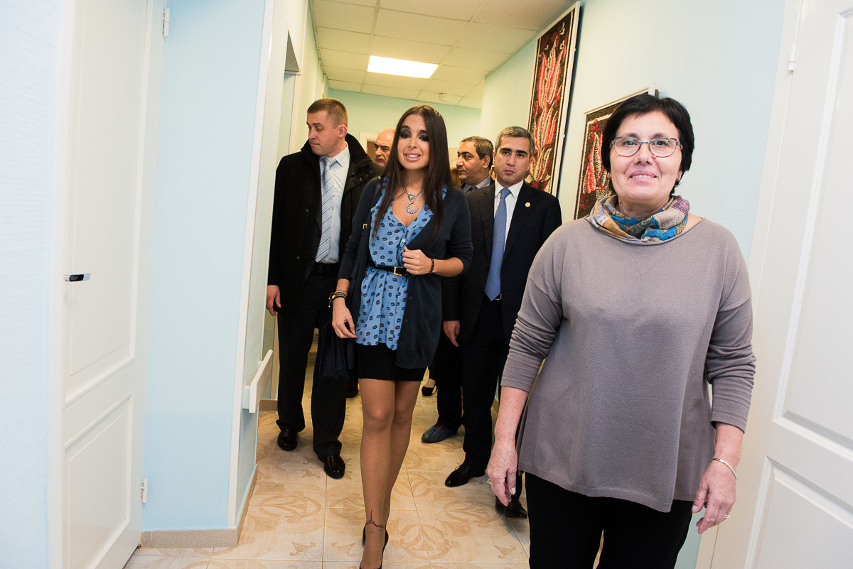 Vice-President of Heydar Aliyev Foundation visits orphanages in Saint Petersburg (PHOTO)