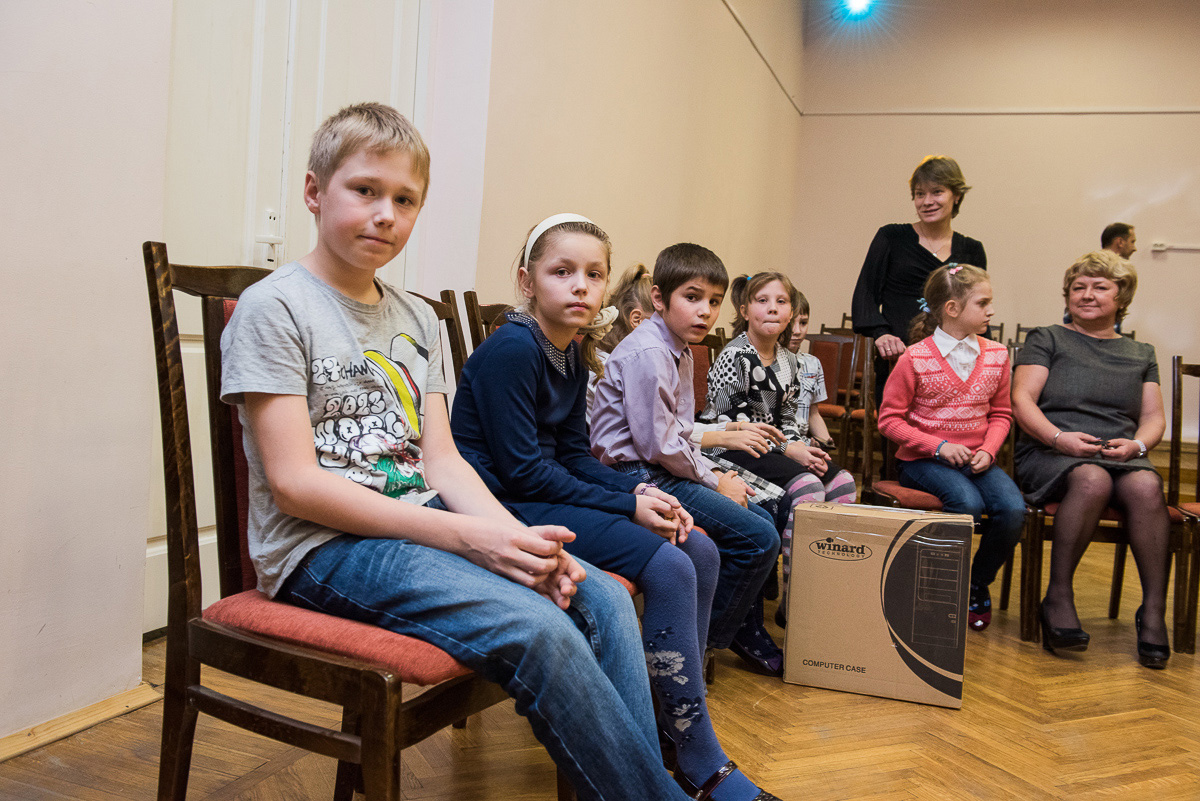 Vice-President of Heydar Aliyev Foundation visits orphanages in Saint Petersburg (PHOTO)