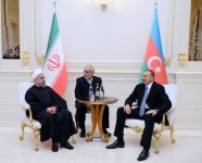 Azerbaijani, Iranian presidents hold one-on-one meeting (PHOTO)