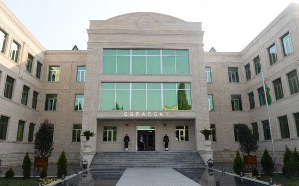 President Ilham Aliyev attended the opening of a new building of the headquarters in the military town of Shamkir military formation (PHOTO)