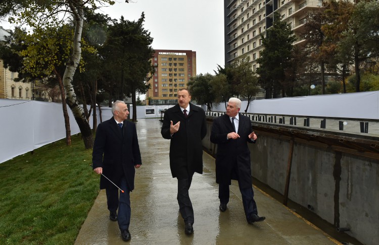 Azerbaijani president reviews construction at fountain and waterfall complex in Khatai