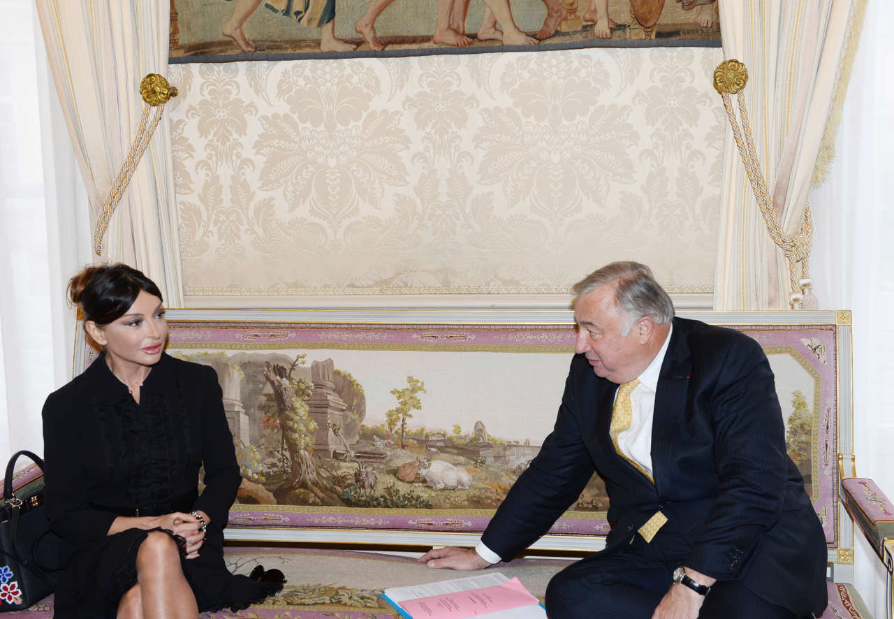 Azerbaijan`s First Lady Mehriban Aliyeva meets president of French Senate