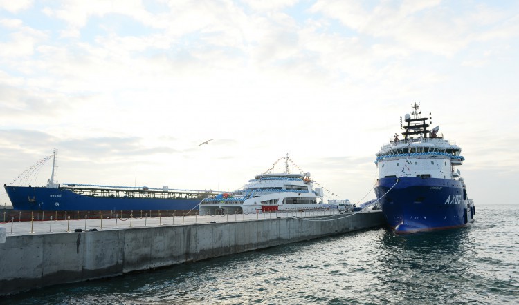 Ilham Aliyev attended a ceremony to inaugurate the fast crew boat after Muslim Magomayev