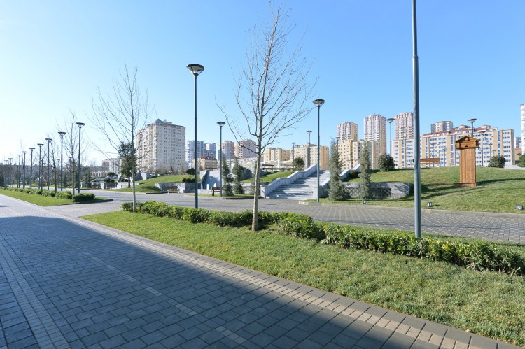 Azerbaijani president attends opening of Yasamal park (PHOTO)