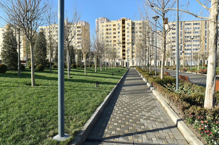 Azerbaijani president attends opening of Yasamal park (PHOTO)