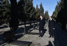 President Ilham Aliyev reviewed the ongoing reconstruction work in park in Sumgayit