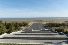 President Ilham Aliyev reviewed the ongoing reconstruction work in park in Sumgayit