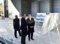 President Ilham Aliyev reviewed the ongoing reconstruction work in park in Sumgayit