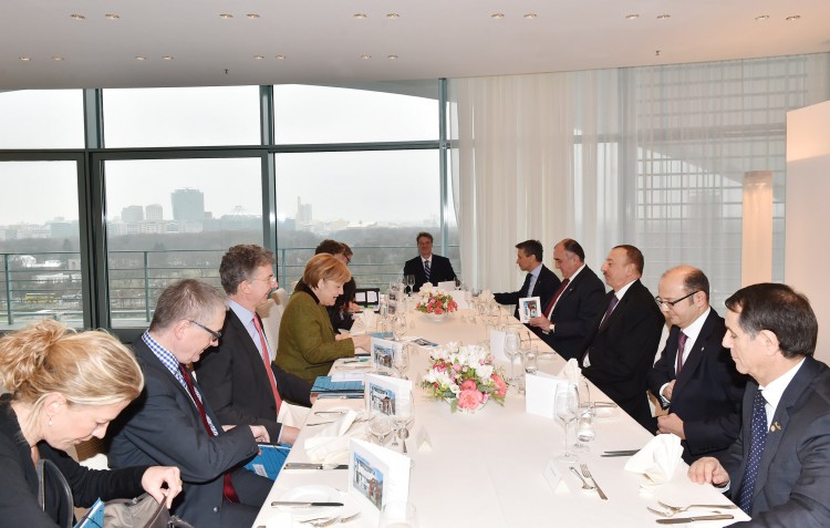 Azerbaijani president, German chancellor hold meeting (PHOTO)