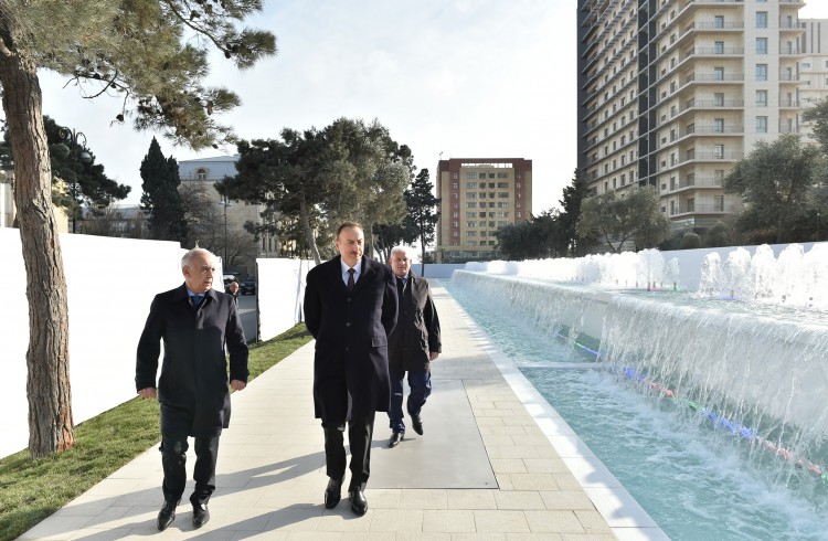 President Aliyev reviews newly-built fountain and waterfall complex in Baku