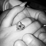 Lady Gaga is engaged to Taylor Kinney (PHOTO)