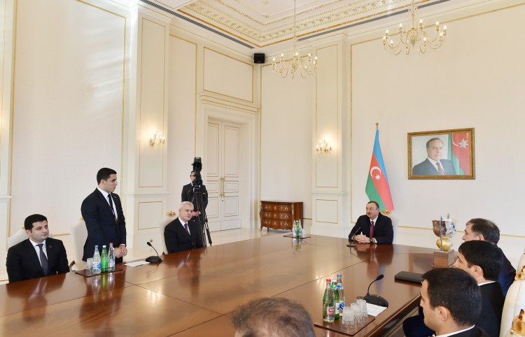 National Greco-Roman wrestling team meets Azerbaijani president after winning World Cup (PHOTO)