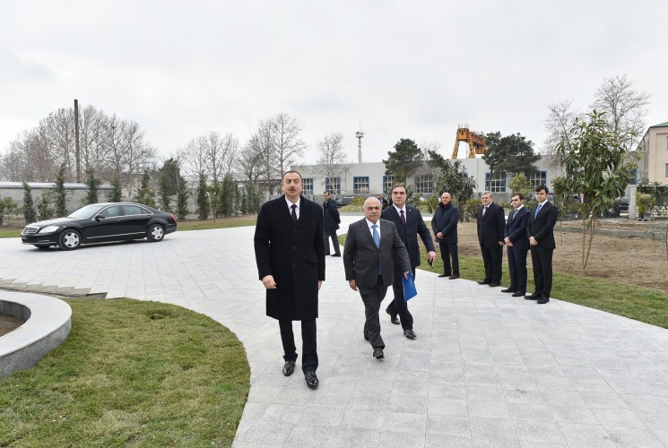 President Ilham Aliyev reviews progress of construction at Aghsaray hotel in Mingachevir