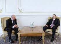 Ilham Aliyev receives credentials of newly-appointed Polish ambassador