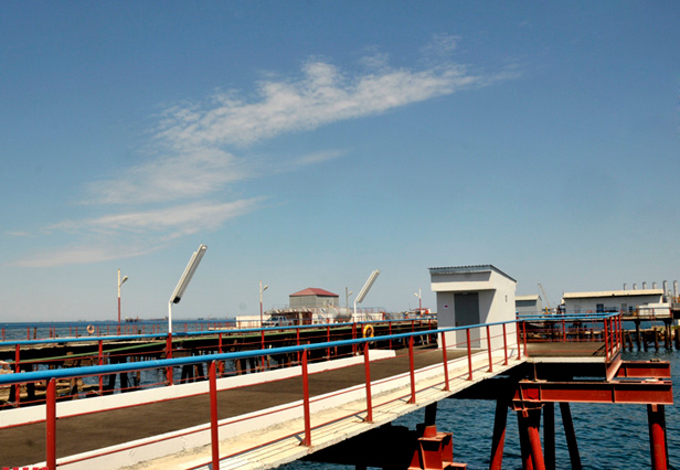 SOCAR builds new facility at oldest field in Caspian Sea
