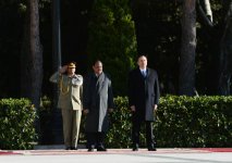Official welcoming ceremony held in Baku for Pakistan’s president (PHOTO)