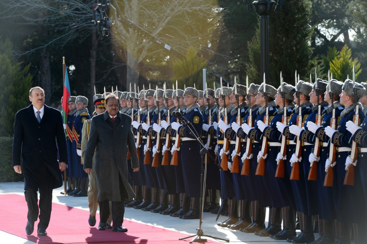Official welcoming ceremony held in Baku for Pakistan’s president (PHOTO)