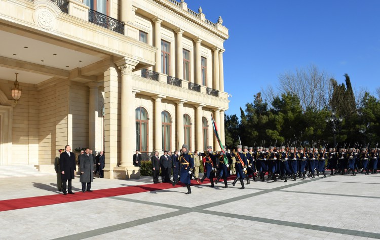 Official welcoming ceremony held in Baku for Pakistan’s president (PHOTO)