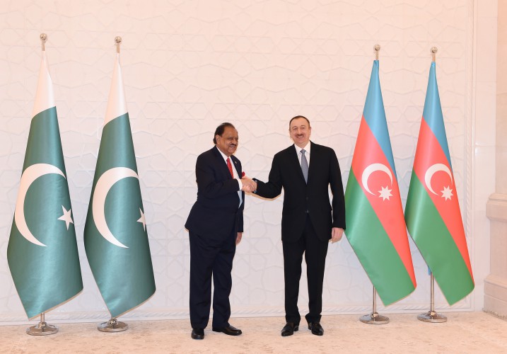 Official welcoming ceremony held in Baku for Pakistan’s president (PHOTO)