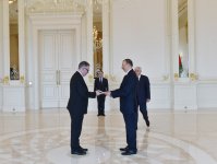 Azerbaijani president receives credentials from ambassadors of several countries (PHOTO)