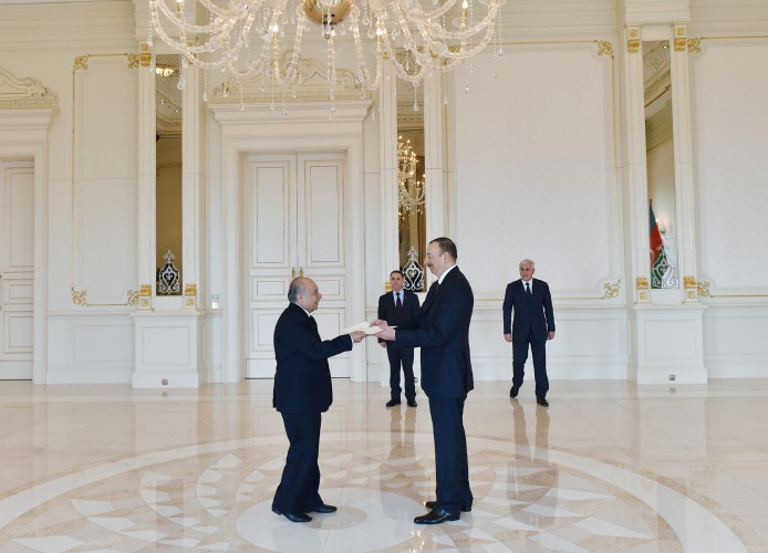 Azerbaijani president receives credentials from ambassadors of several countries (PHOTO)