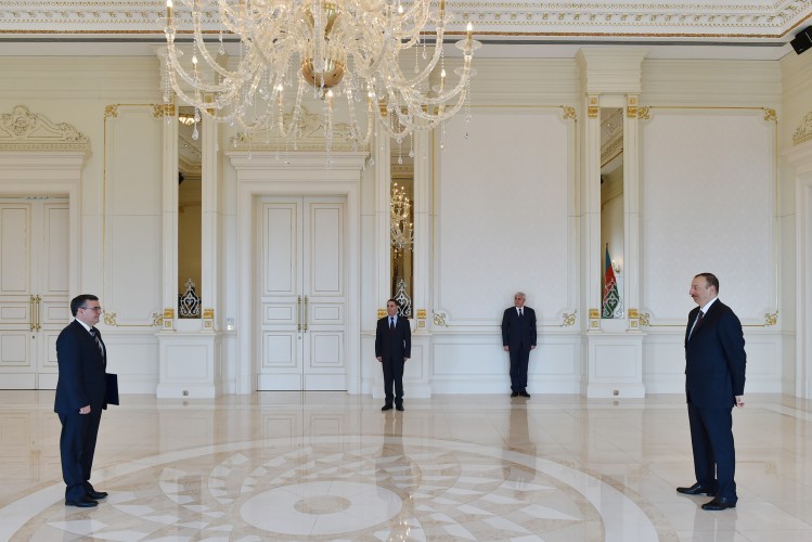 Azerbaijani president receives credentials from ambassadors of several countries (PHOTO)