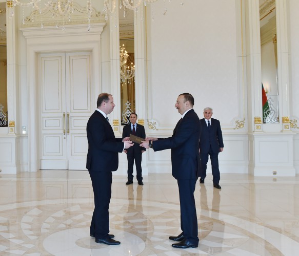 Azerbaijani president receives credentials from ambassadors of several countries (PHOTO)