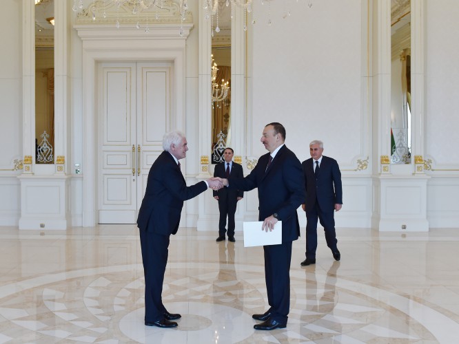 Azerbaijani president receives credentials from ambassadors of several countries (PHOTO)
