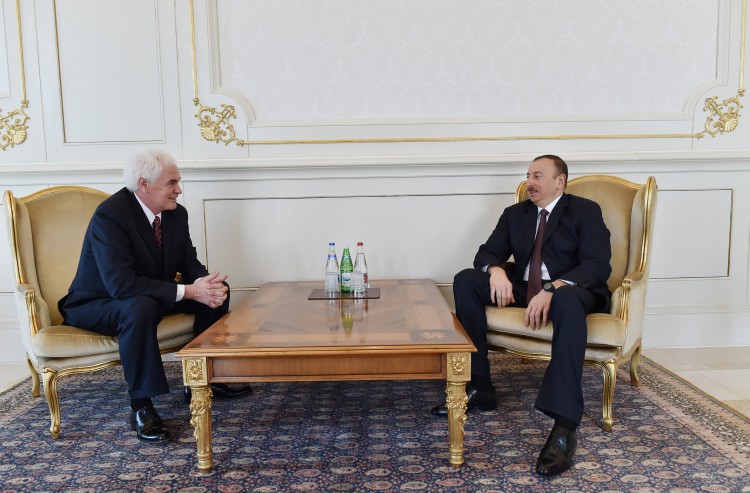 Azerbaijani president receives credentials from ambassadors of several countries (PHOTO)