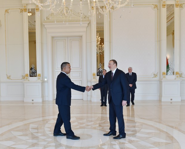 Azerbaijani president receives credentials from ambassadors of several countries (PHOTO)