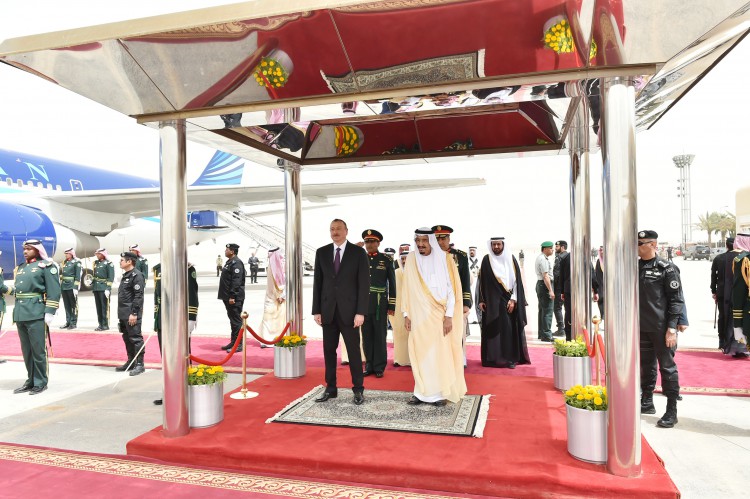 Azerbaijani president, his spouse arrive in the Kingdom of Saudi Arabia on official visit (PHOTO)