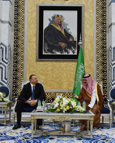 President Ilham Aliyev, his spouse arrive in Jeddah (PHOTO)