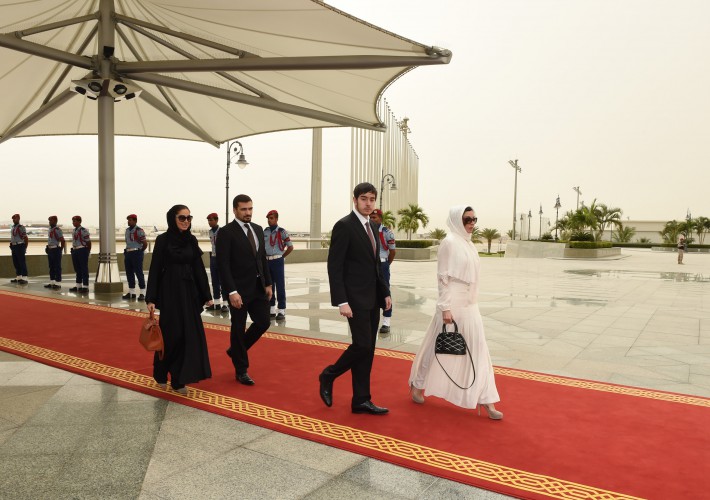 President Ilham Aliyev, his spouse arrive in Jeddah (PHOTO)