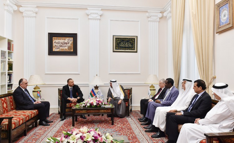 Azerbaijani president meets with OIC Secretary General (PHOTO)