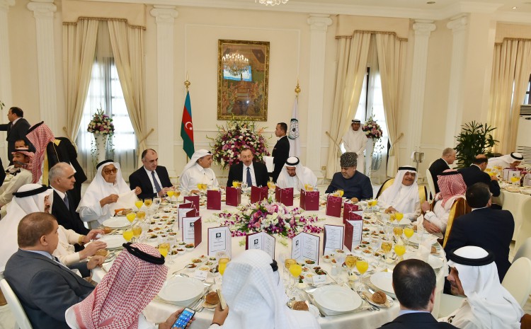 Azerbaijani president meets with OIC Secretary General (PHOTO)