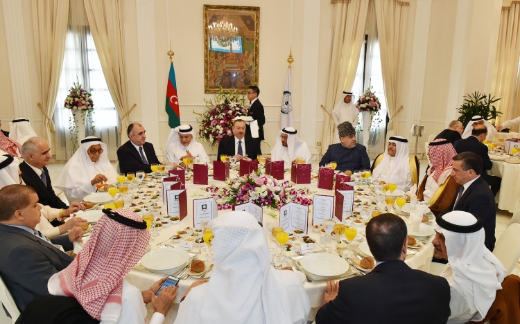 Azerbaijani president meets with OIC Secretary General (PHOTO)