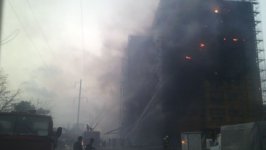 Fire in residential building in Baku was extinguished
(PHOTO, VIDEO)