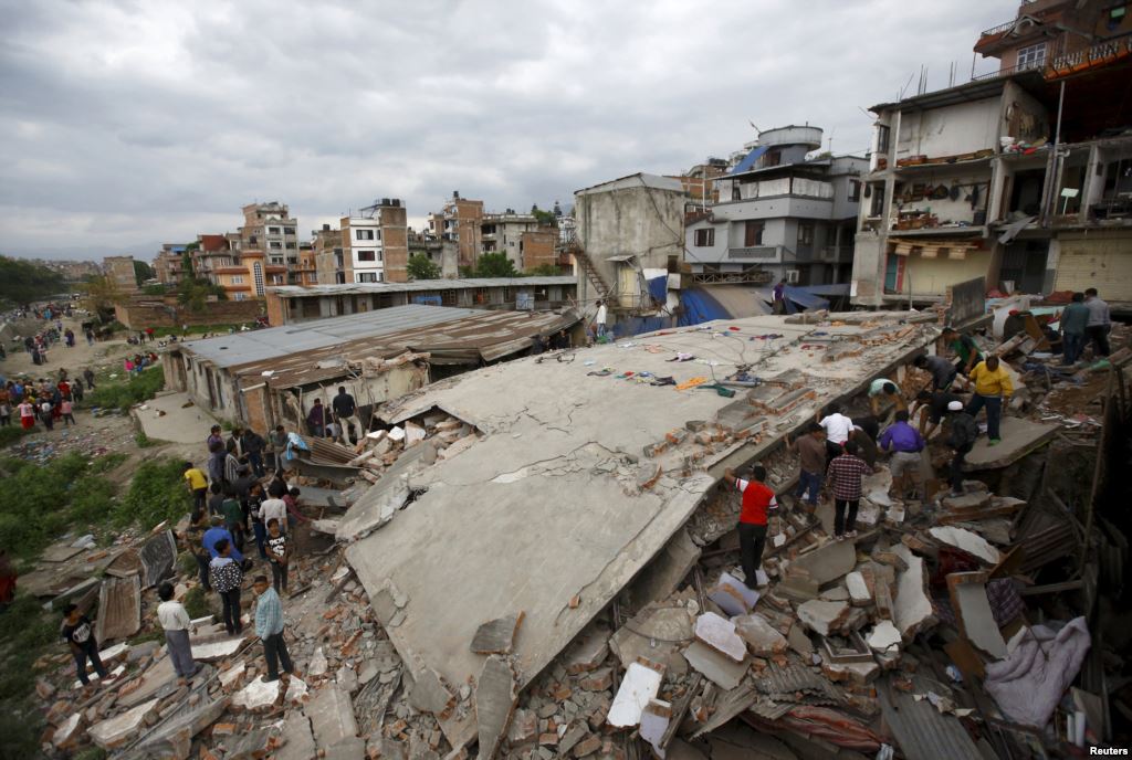 Nepal quake: 'No chance' to find more survivors, as death toll rises