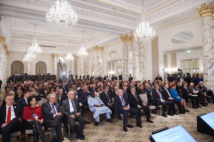 Ilham Aliyev: Baku Forum unique opportunity to tackle challenges, world tensions