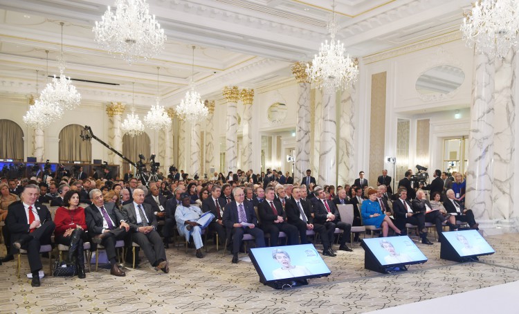 Ilham Aliyev: Baku Forum unique opportunity to tackle challenges, world tensions