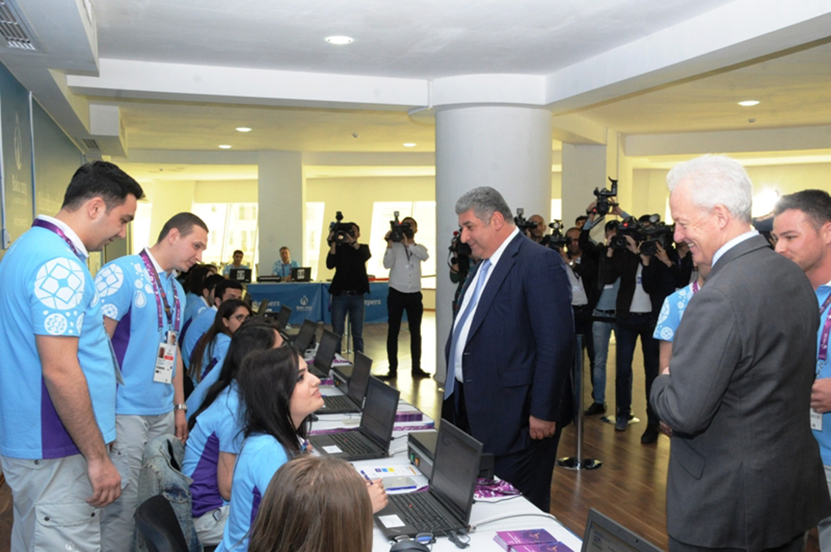 Uniform of 1st European Games presented in Baku (PHOTO)