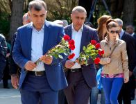 Azerbaijanis mark 92nd birthday anniversary of national leader Heydar Aliyev