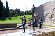Azerbaijanis mark 92nd birthday anniversary of national leader Heydar Aliyev