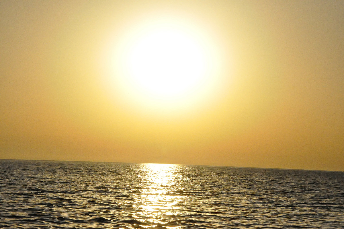 BAKU 2015: Sun, sea, beaches, waves and sunset (PHOTO)