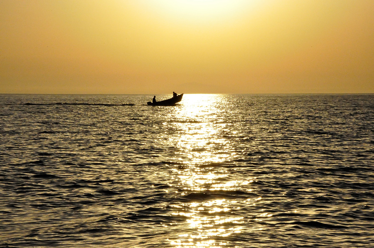 BAKU 2015: Sun, sea, beaches, waves and sunset (PHOTO)